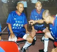 埃弗拉镜头,挑战食生鸡,坦言不适,彩娱乐,彩票平台,在线购彩,彩票投注,彩票服务